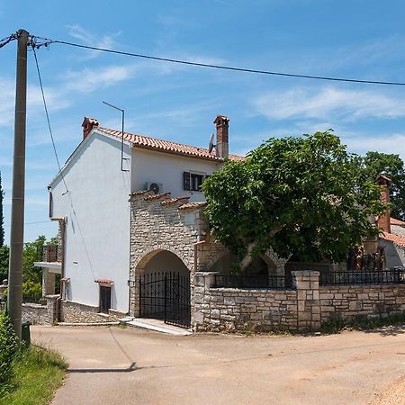 Holiday Home Kukurin Бале Экстерьер фото