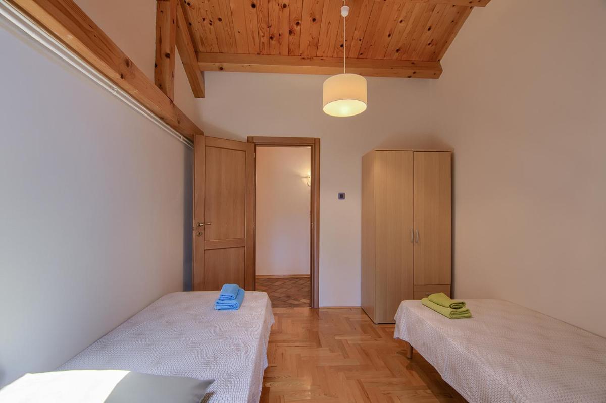 Holiday Home Kukurin Бале Экстерьер фото