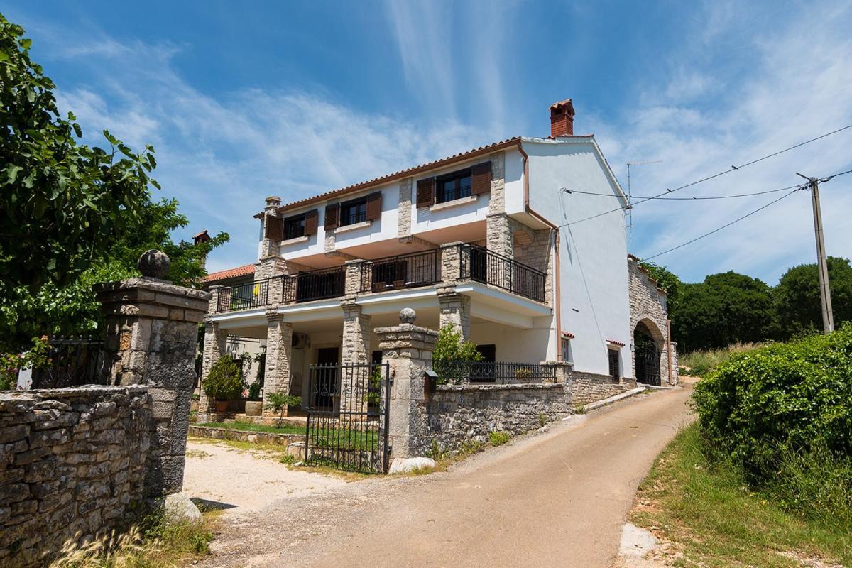 Holiday Home Kukurin Бале Экстерьер фото